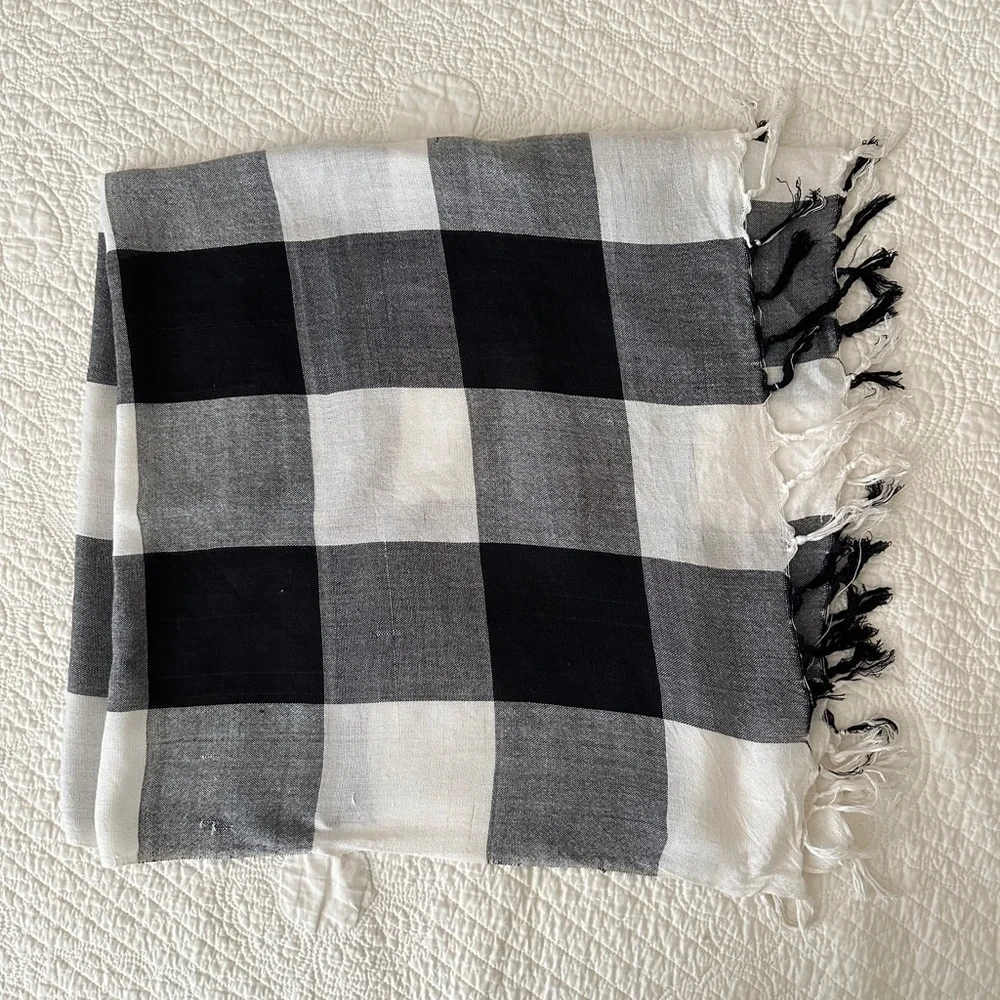 Urban Outfitters Gingham Utah Plaid Checkered Scarf Black White Fringe